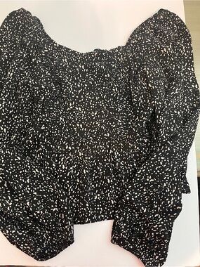 Very J Black Crop Peasant Top with Cream Spot Print Size S